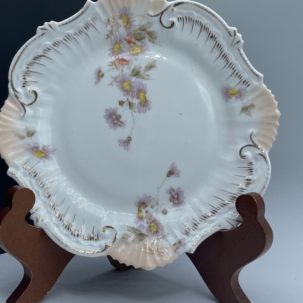 Vintage floral ornately designed with a unique edge.